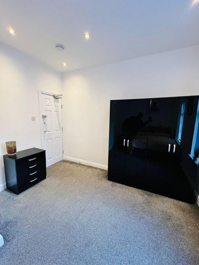 Luxury Double & Single Rooms With En-Suite Private Bathroom In City Centre Stoke On Trent Екстер'єр фото