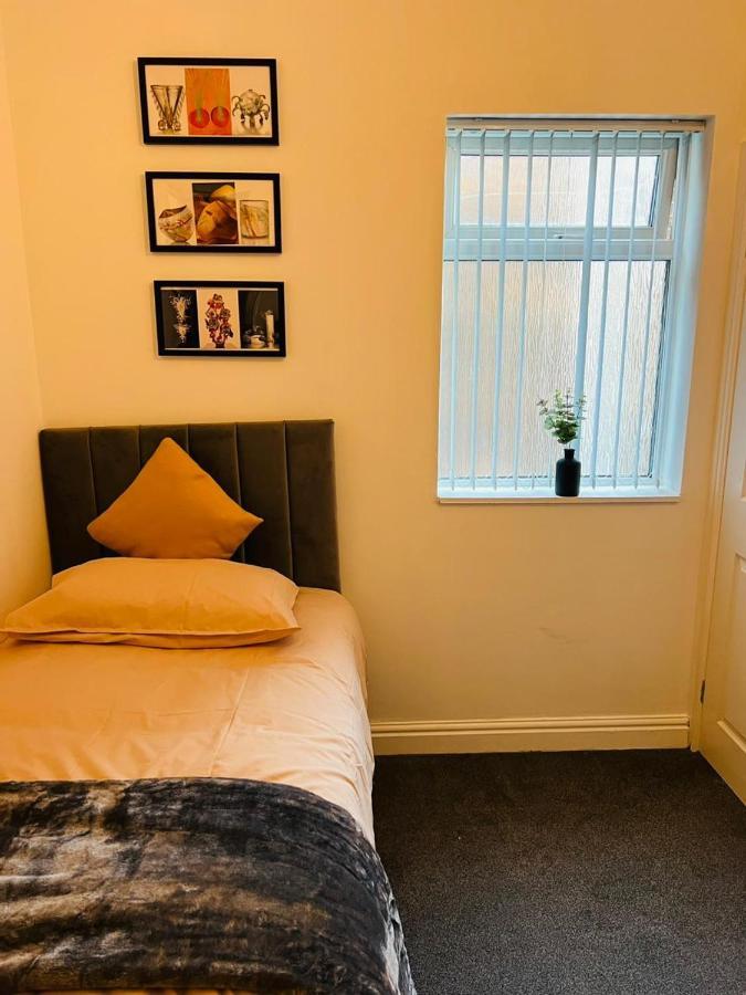 Luxury Double & Single Rooms With En-Suite Private Bathroom In City Centre Stoke On Trent Екстер'єр фото