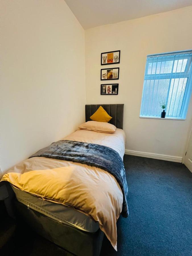 Luxury Double & Single Rooms With En-Suite Private Bathroom In City Centre Stoke On Trent Екстер'єр фото